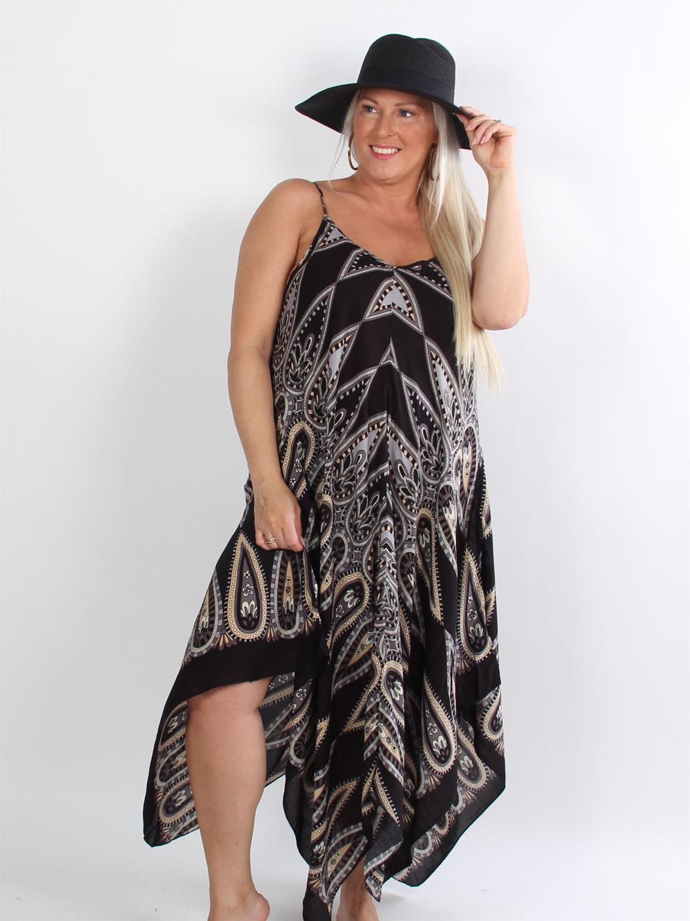 Madai - Svart lång klänning med mönster